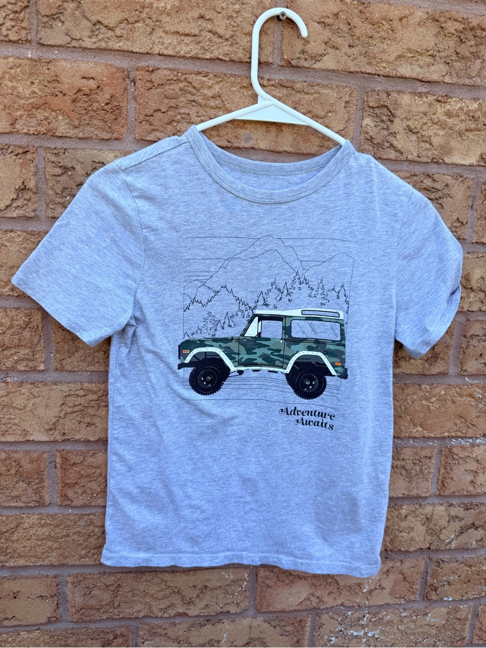 10/$25 • Gap Kids “Adventure Awaits” Organic Cotton Tee